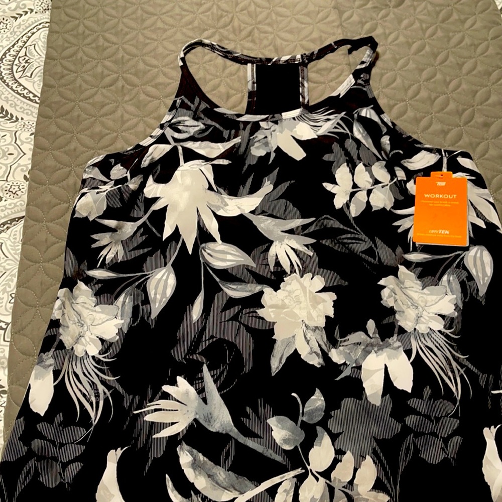 Tek Gear black printed tank top.  Size medium